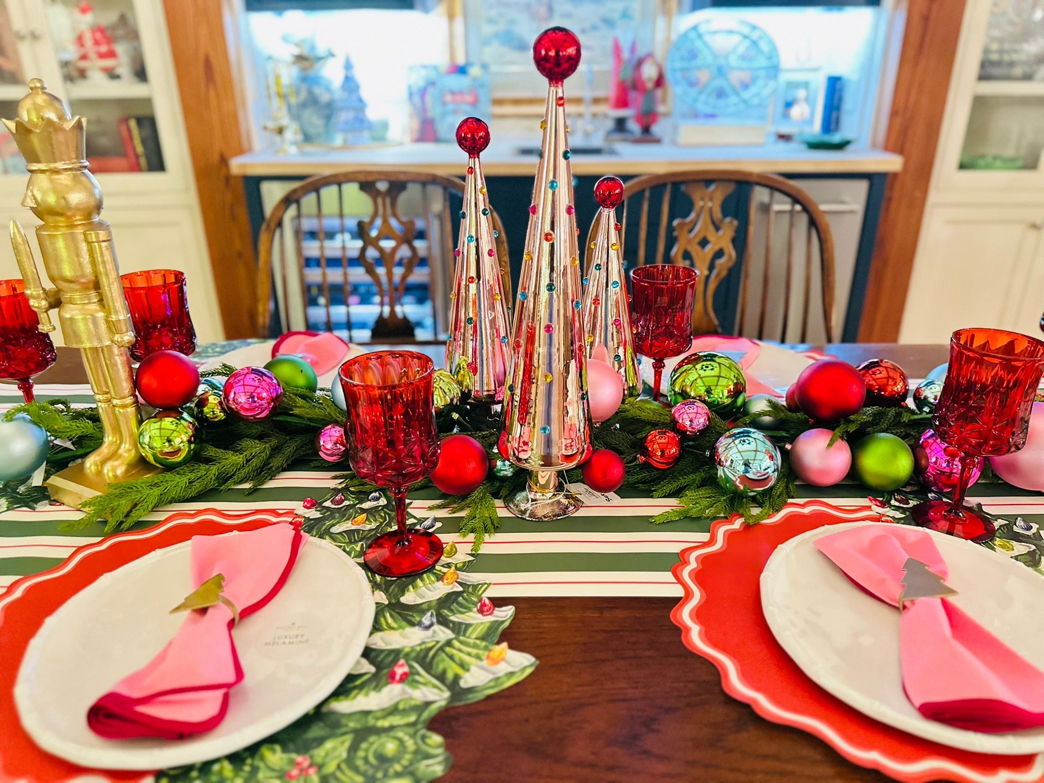 Merry and Bright Tablescape – Miss Cayce's