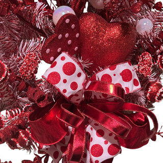 RED AND WHITE VALENTINES WREATH