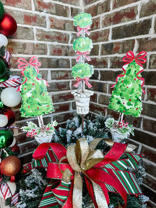 Beck’s Traditional Pinecone Tree