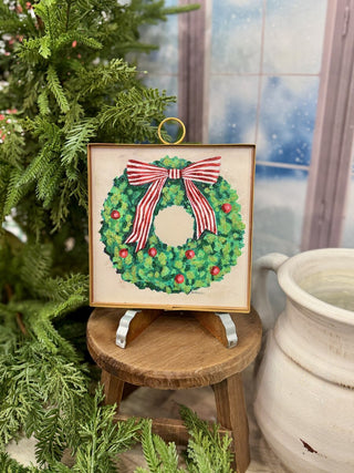 Mini Gallery Green Wreath Red Balls