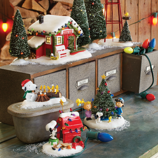 Getting Ready For Christmas, Dept. 56