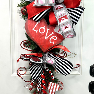 Glitter Heart Spiral Spray